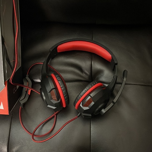New Hyperion Gaming Headset - Red and Black - Picture 2 of 7